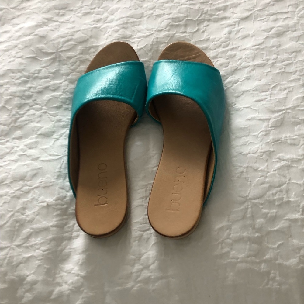 Bueno Blue Sandals with Streamlined Design